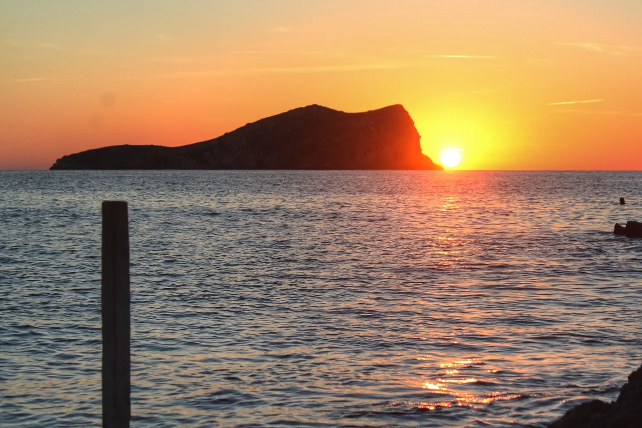 Por qué viajar a Ibiza en Navidad