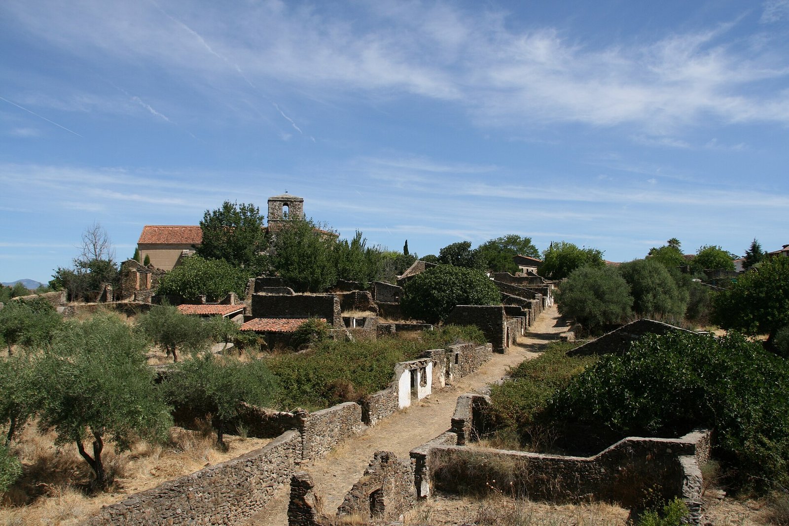 Pueblo abandonado de Granadilla junto al embalse de Gabriel y Galán, Cáceres